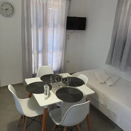 Holidays In Paros Apartment *