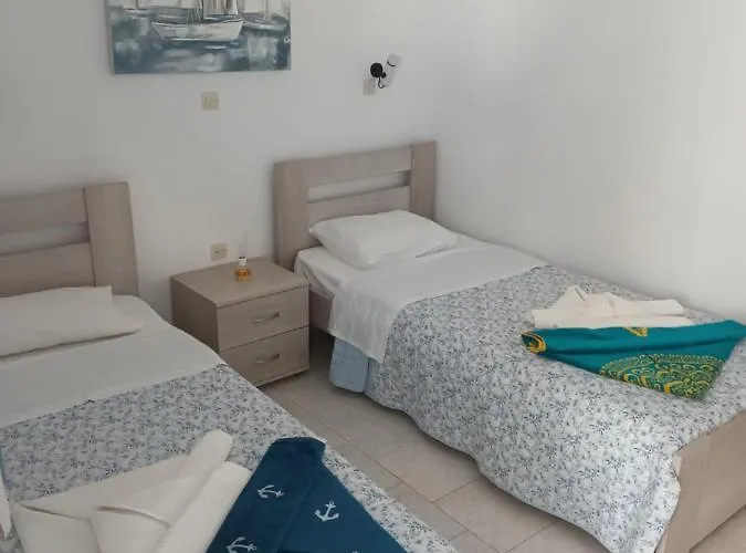 Holidays In Paros Apartman Alikí