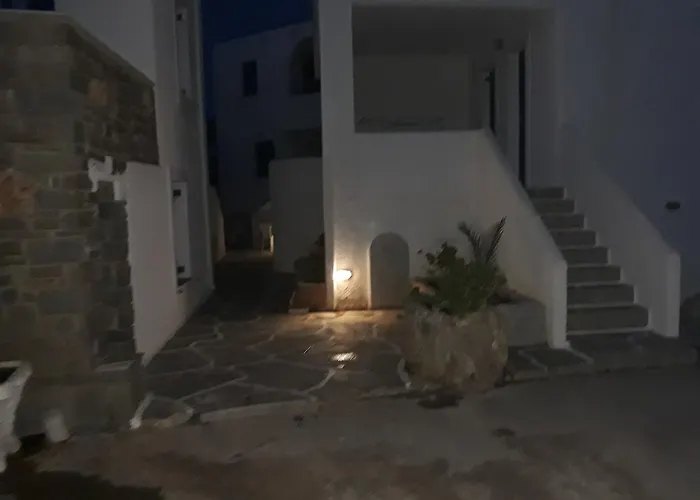 Holidays In Paros Apartman Alikí